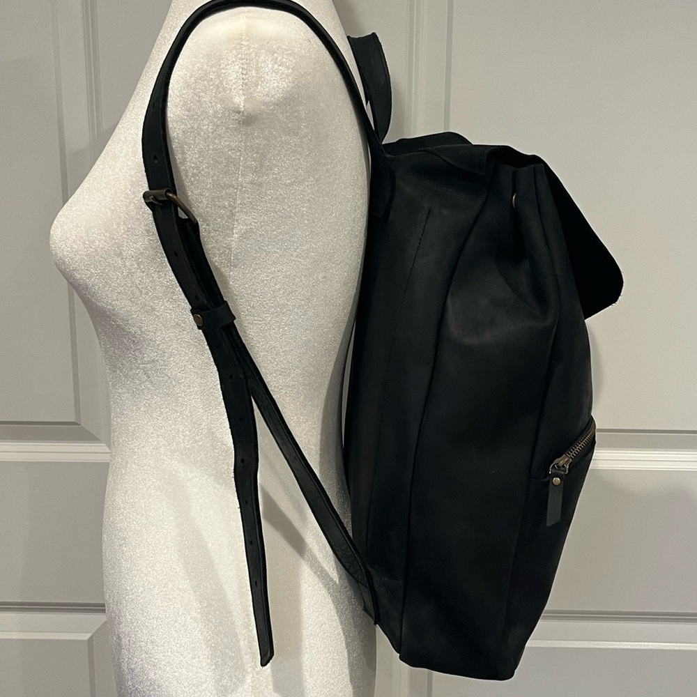R S Leather Backpack - Picture 3 of 8